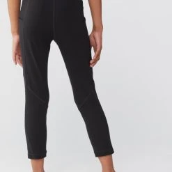 Athleta High-Rise Stash Your Treasures Capri Leggings - Girls' -Active Pedal Shop 0481618c 4a00 4899 9037 adda06a8a1b9