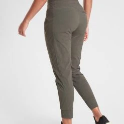 Athleta Trekkie North Jogger Pants - Women's 22 Athleta Trekkie North Jogger Pants - Women's -Active Pedal Shop 3874d41a 585b 4dd6 bb21 9b2872f63b32 1