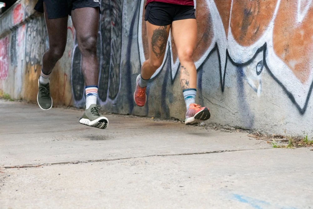 Darn Tough Pacer Micro Crew Ultralightweight Cushion Socks - Women's 6 Darn Tough Pacer Micro Crew Ultralightweight Cushion Socks - Women's - Image 6