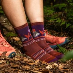 Darn Tough Critter Club Lightweight Micro Crew Socks - Women's 16 Darn Tough Critter Club Lightweight Micro Crew Socks - Women's -Active Pedal Shop e229c350 ec71 4e02 866d 84f19410a702