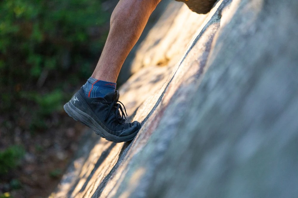 Darn Tough Light Hiker No Show Lightweight Hiking Socks - Men's 5 Darn Tough Light Hiker No Show Lightweight Hiking Socks - Men's - Image 5